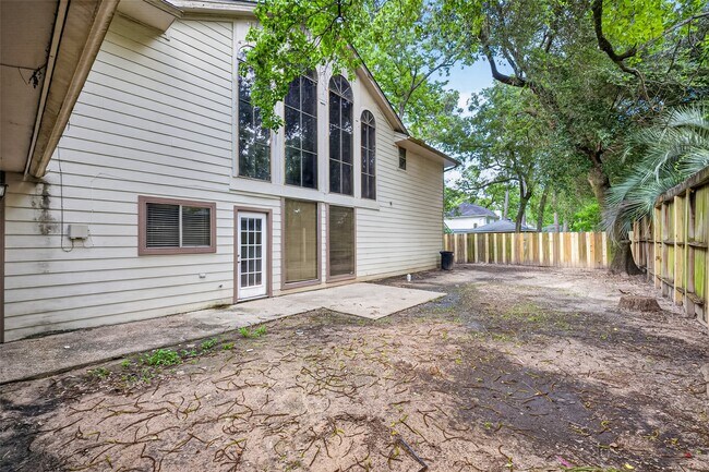 Building Photo - 8103 Oak Moss Dr