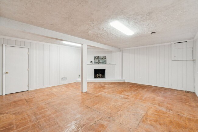 Building Photo - Charming 4BR/2BA Home for Rent in McLean!