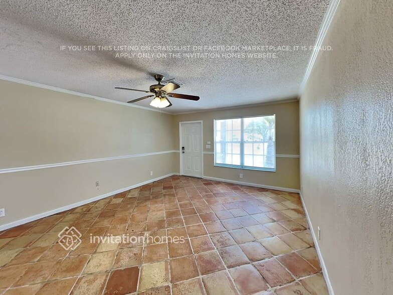 Building Photo - 3635 N Mountain Dr