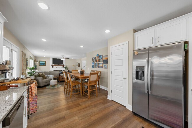 Building Photo - Modern Home in The Quarry Subdivision!