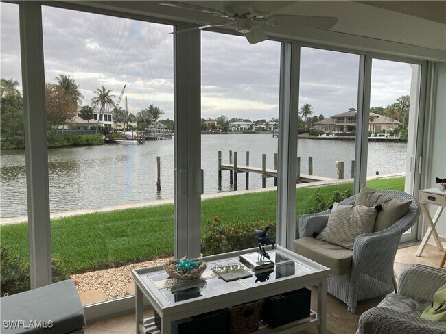 Building Photo - 1910 Gulf Shore Blvd N