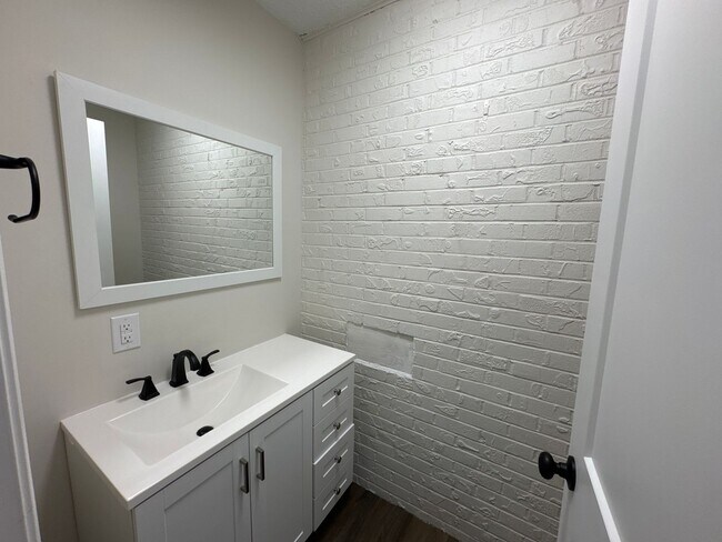 Building Photo - 11472 US-62