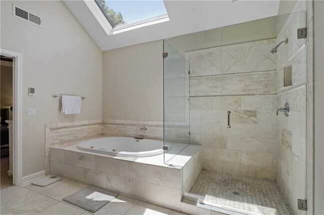 Building Photo - 3308 Fieldwood Dr SE