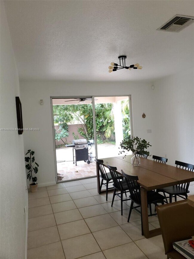 Building Photo - 10270 SW 59th St