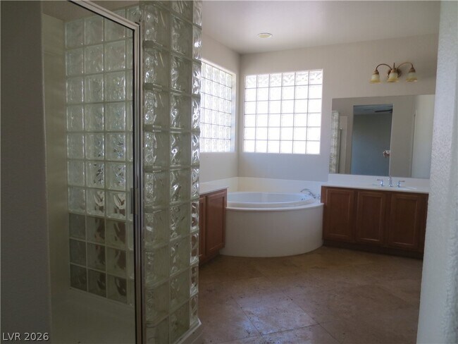 Building Photo - 5623 Wedgefield St