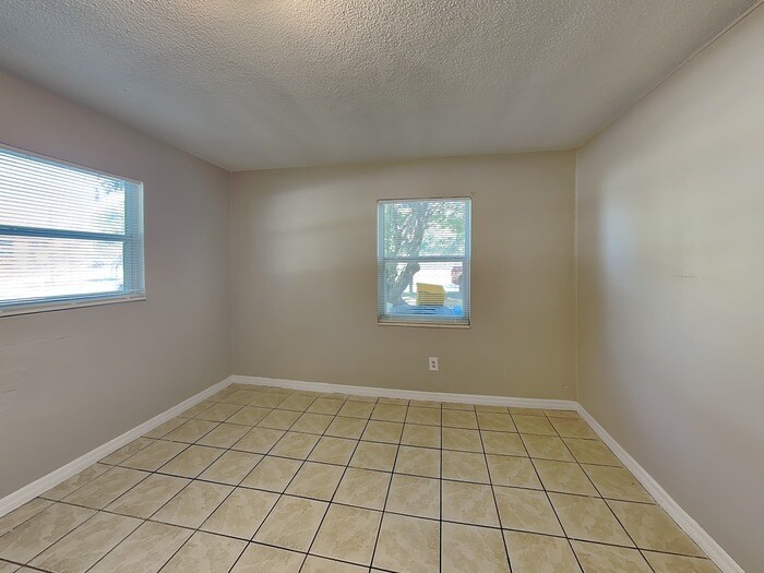 Building Photo - 1301 Sandy Ln