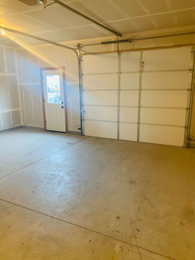 Building Photo - 4428 B Deveraux Pl