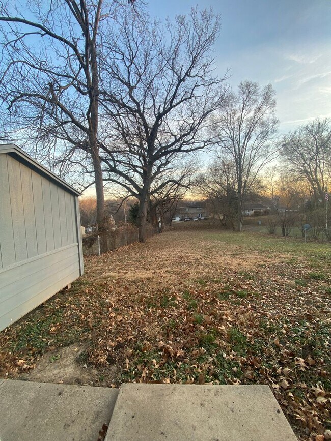 Building Photo - 1549 Pleasant View Dr
