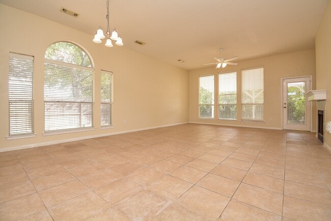 Building Photo - 6422 Alisa Ln