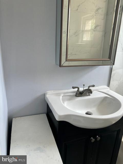 Building Photo - 119 N Forklanding Rd