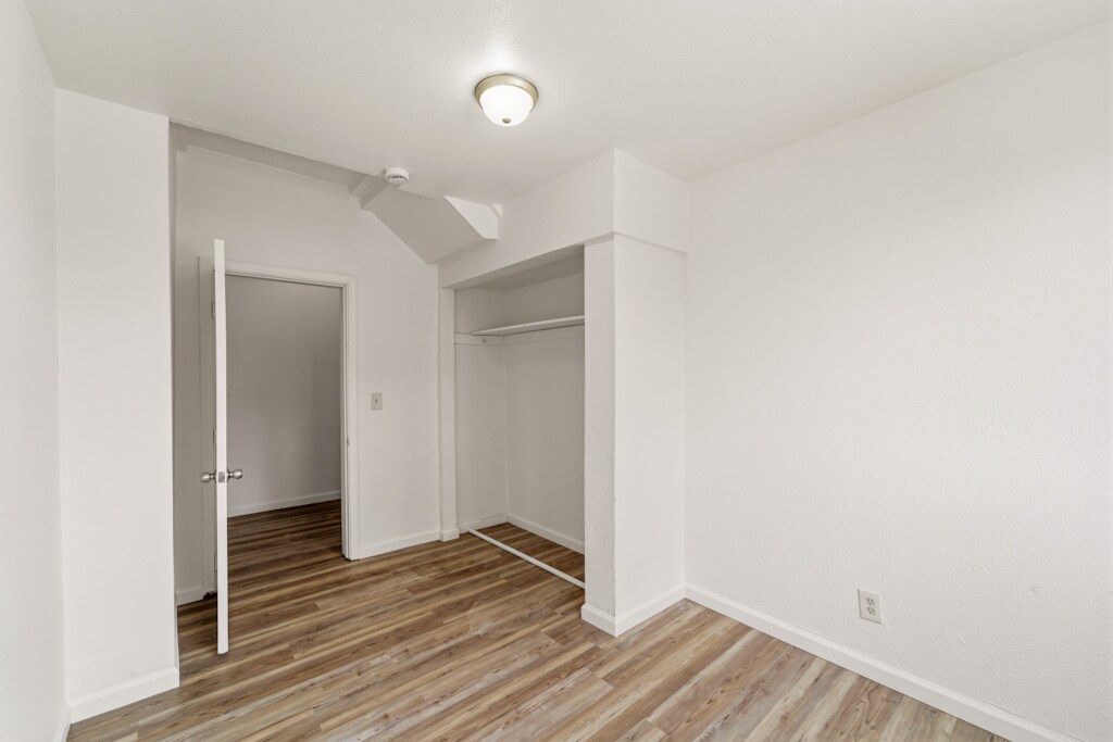 Building Photo - 400 Bissell Ave