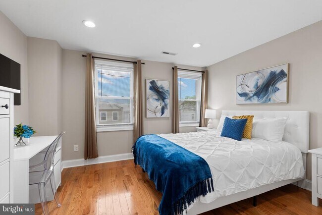 Building Photo - 2235 E Chase St