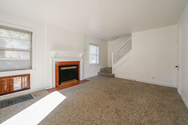 Building Photo - 2 br, 1 bath House - 127 S. ARBOR PARK
