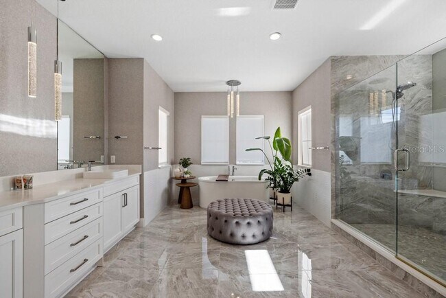 Building Photo - 15699 Panther Lake Dr