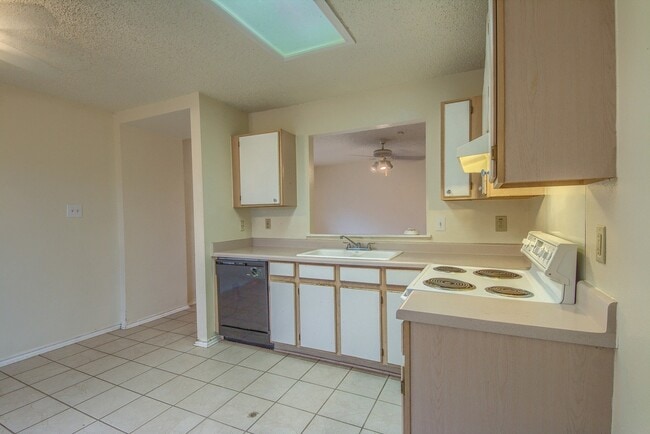 Building Photo - 7611 Scenic Glade