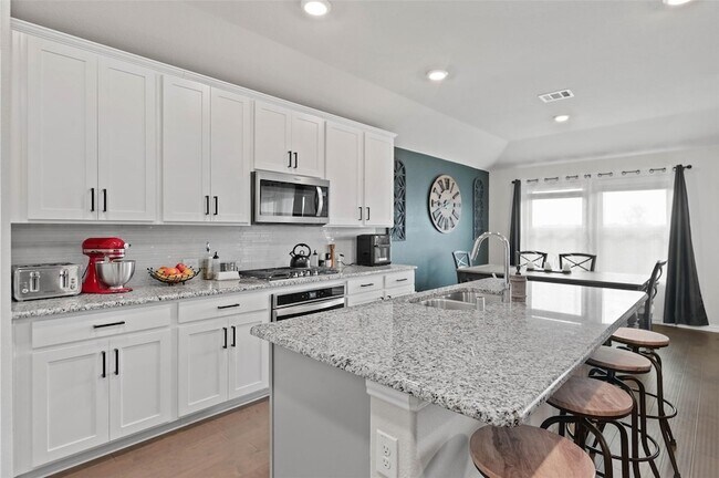Building Photo - 5404 Everly Ct