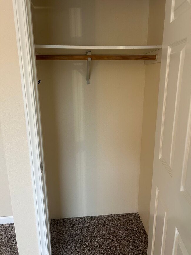 Building Photo - Two Bedroom One Bathroom Duplex For Rent in Bellingham