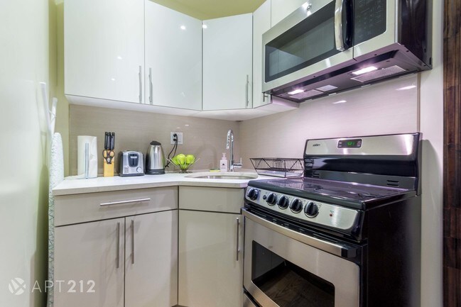 Building Photo - 111 E 39th St