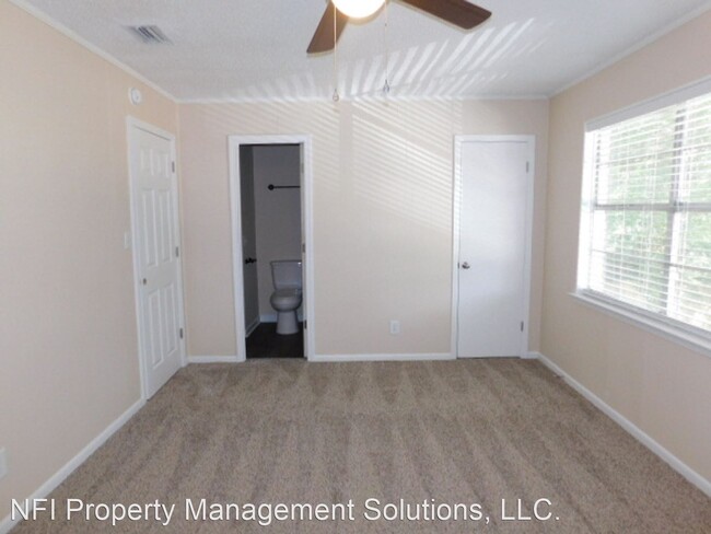 Building Photo - 3 br, 1.5 bath House - 5820 Sanders Street...
