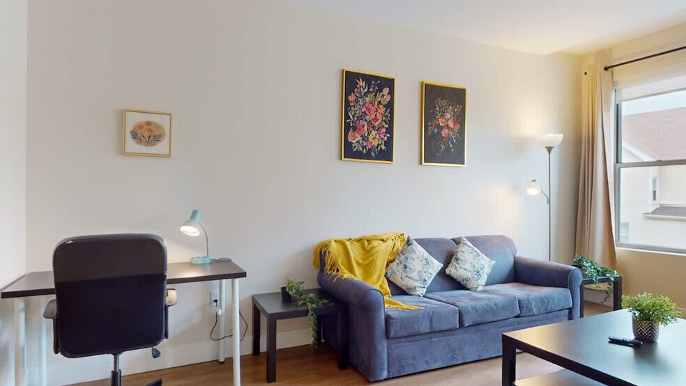 Building Photo - 545 Bedford St