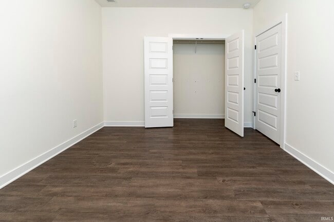 Building Photo - 2822 Brewster Dr