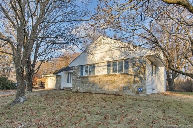 Building Photo - 275 High St