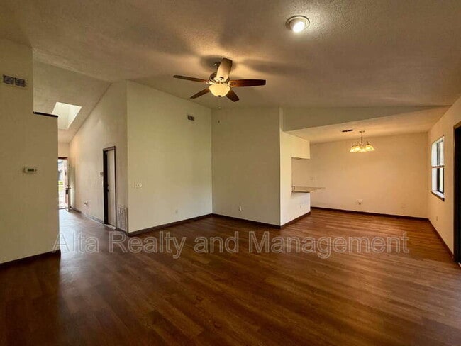 Building Photo - 4655 Trevi Dr