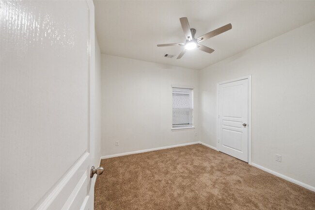 Building Photo - 2516 Pearl Ct