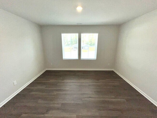 Building Photo - 503 Sandy Holw Dr