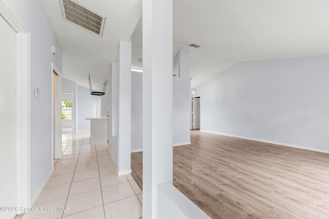 Building Photo - 3537 Egret Dr