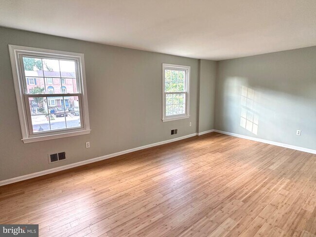 Building Photo - 4311 Cedarlake Ct