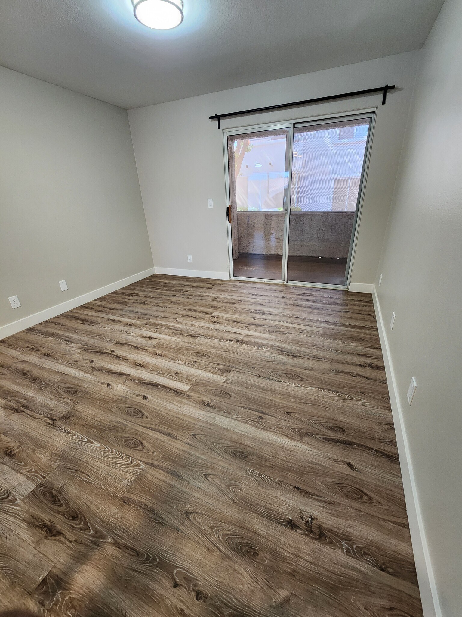 Building Photo - 3038 Tarpon Dr