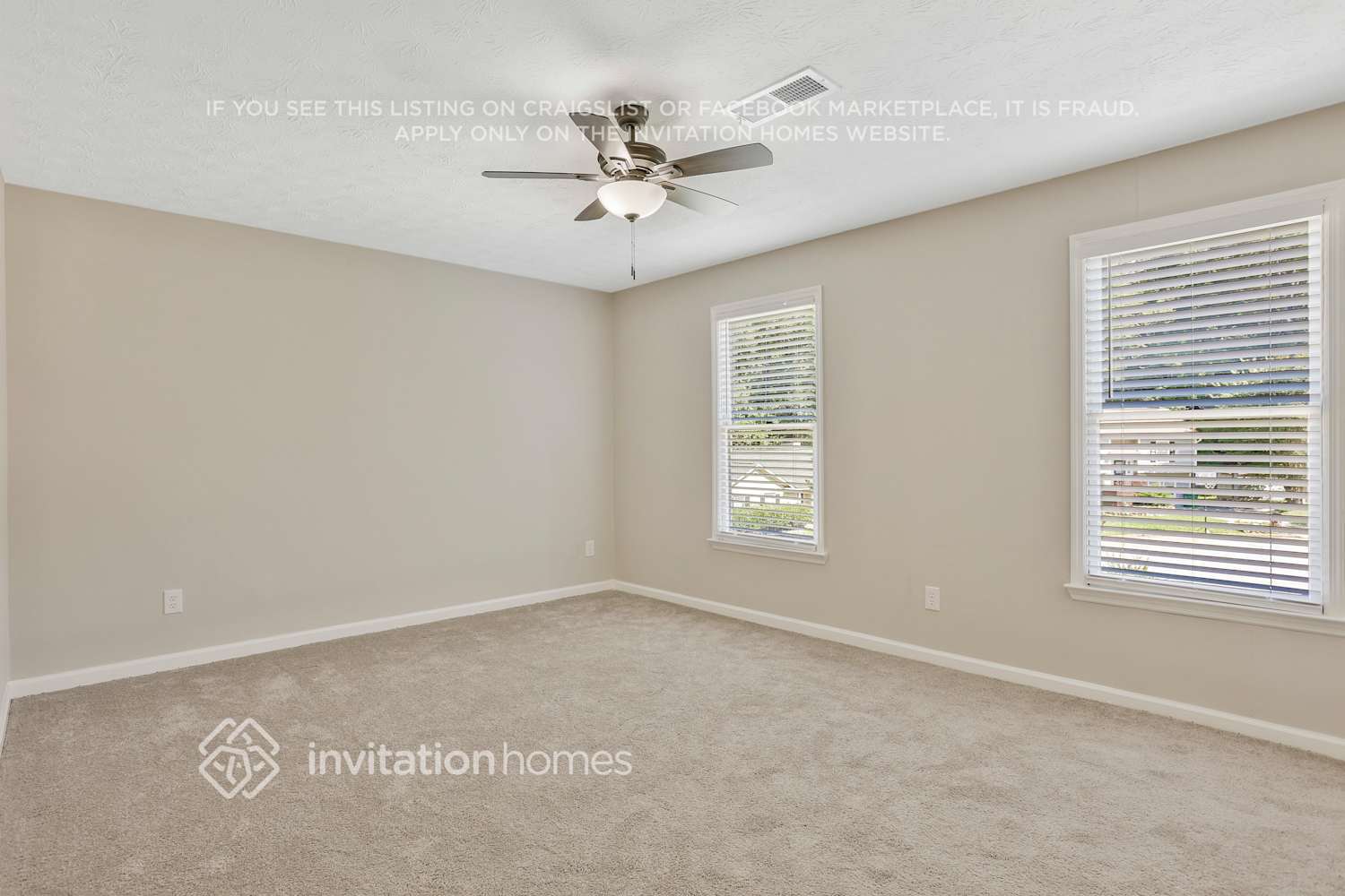 Building Photo - 690 Greenhedge Dr
