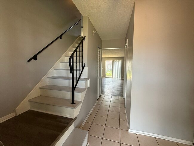 Building Photo - 4564 Whitney Dr