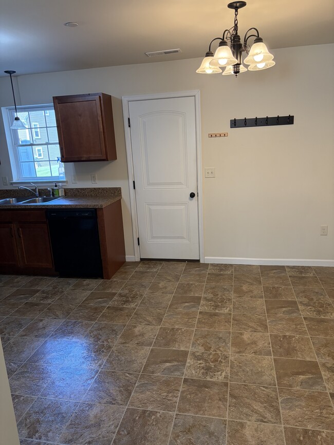 Building Photo - 530 Byler Cir
