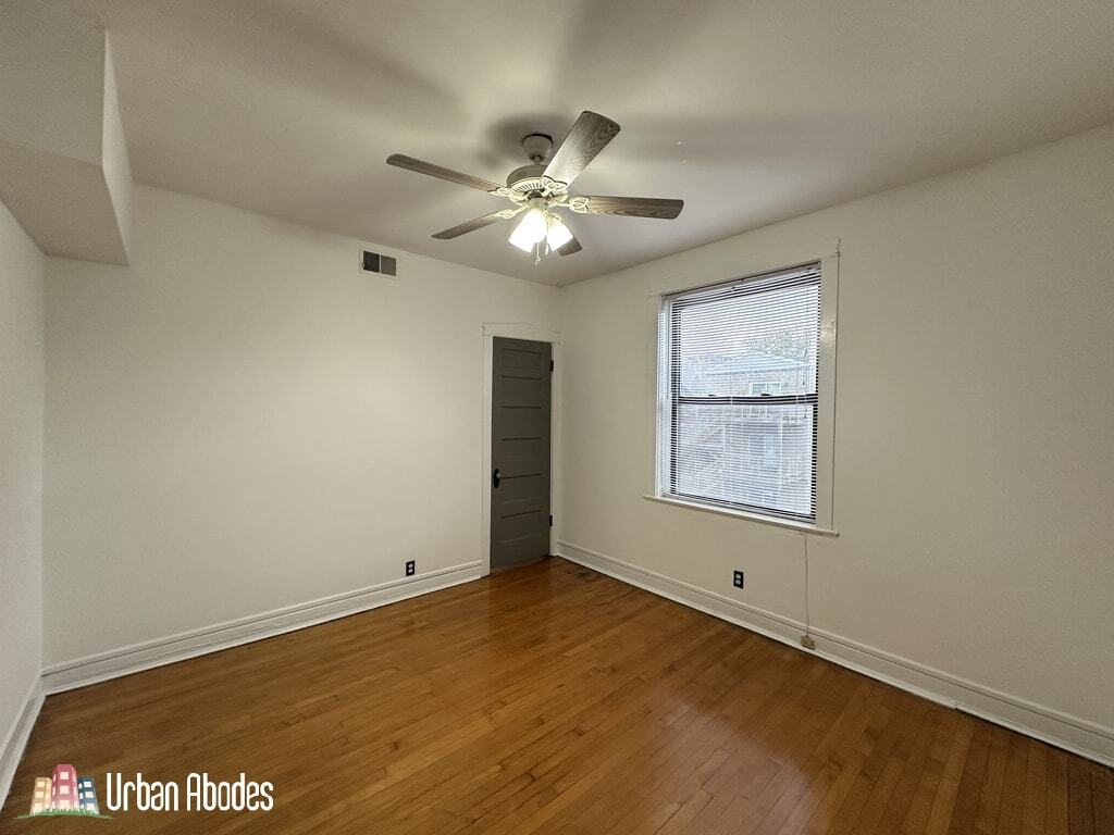 Building Photo - 3722 N Sheffield Ave