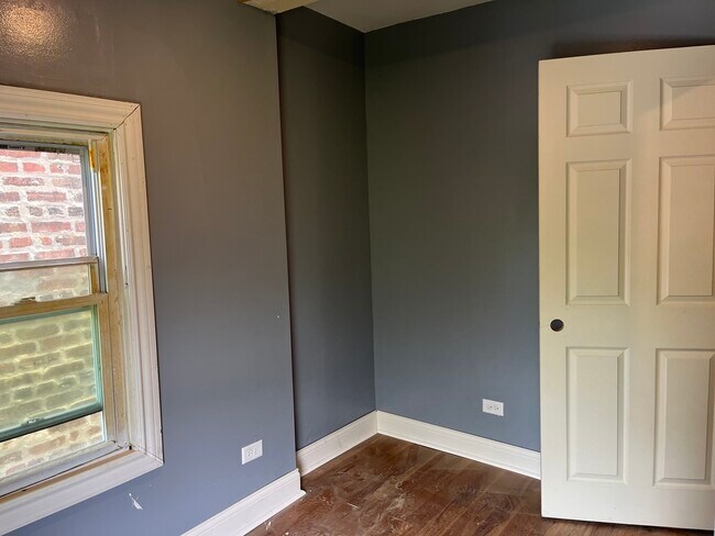 Building Photo - 648 W 60th St