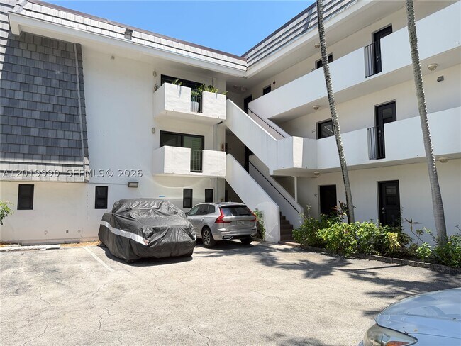 Building Photo - 6855 Edgewater Dr