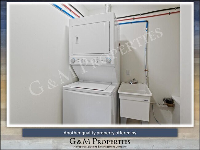 Building Photo - Fully Furnished 2-Bedroom Rental - Walk to Strong Hospital!