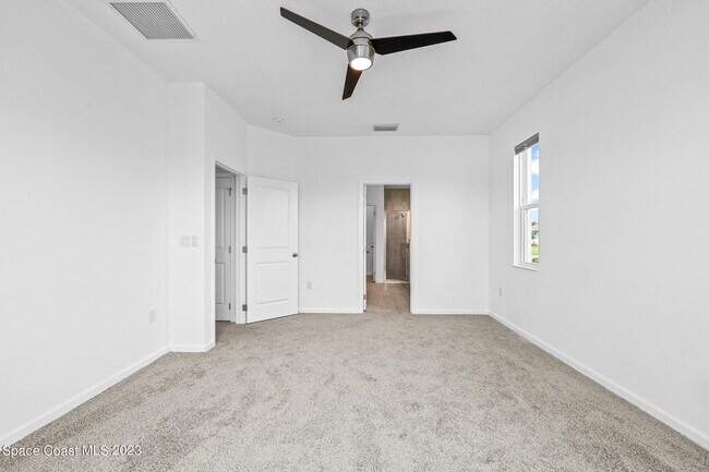 Building Photo - 285 Loymer Cir