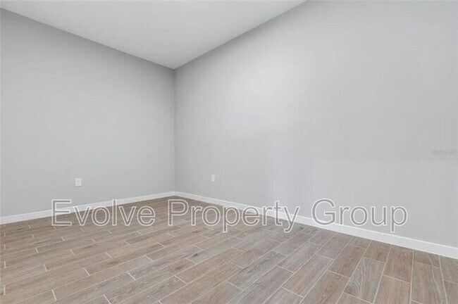 Building Photo - 21 Weymouth Ln