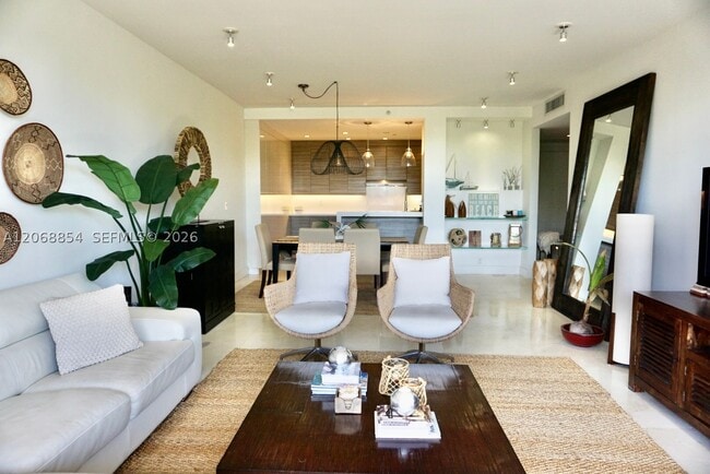 Building Photo - 151 Crandon Blvd