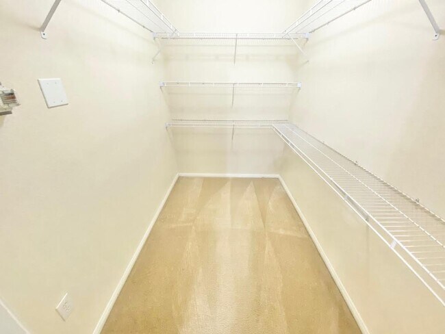 Building Photo - COZY ONE BEDROOM CONDO IN GUARD GATED COMM...