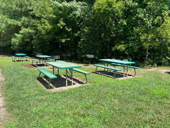 Building Photo - Available Now! 2nd Story, 3 Bed, 2.5 Bath ...