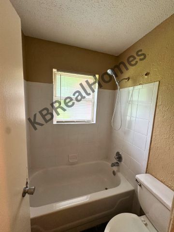 Building Photo - 4434 Whiteside St