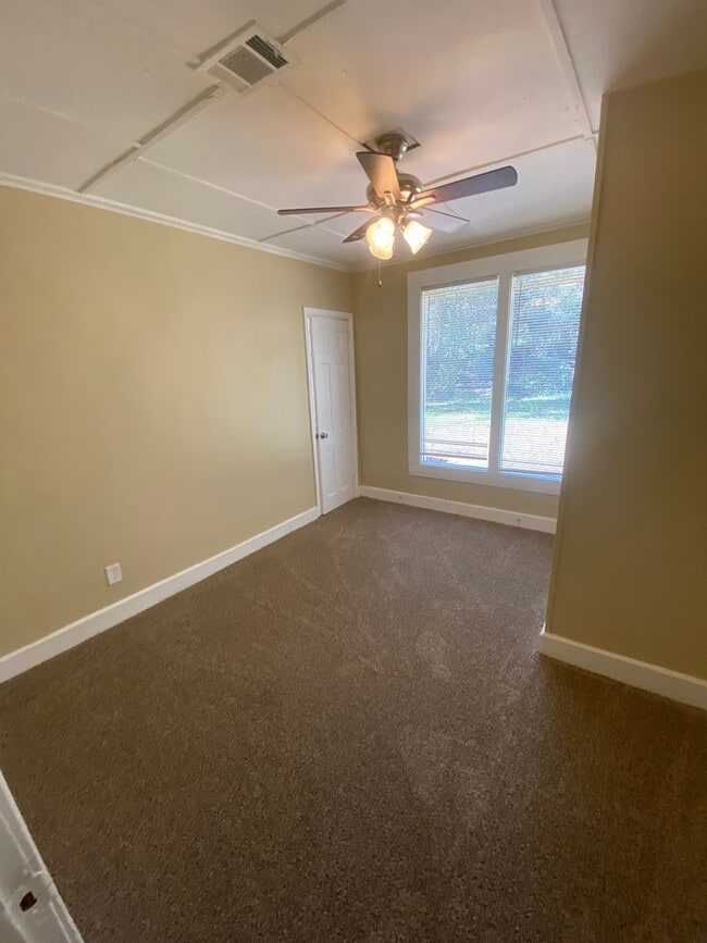 Building Photo - **Available Now**Remodeled Midtown Columbus, GA 3 Bedroom / 2 Bathroom Home for Rent***