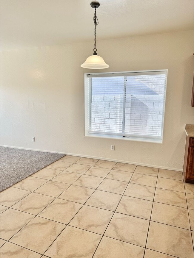 Building Photo - 314 S 117th Dr