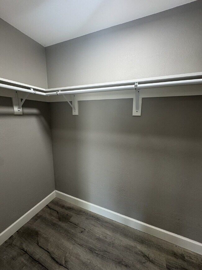 Building Photo - 2729 Lenox Ct