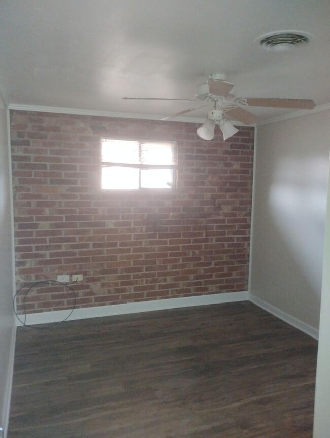 Building Photo - Big House on a Big Fenced Lot on the West Side of Jacksonville