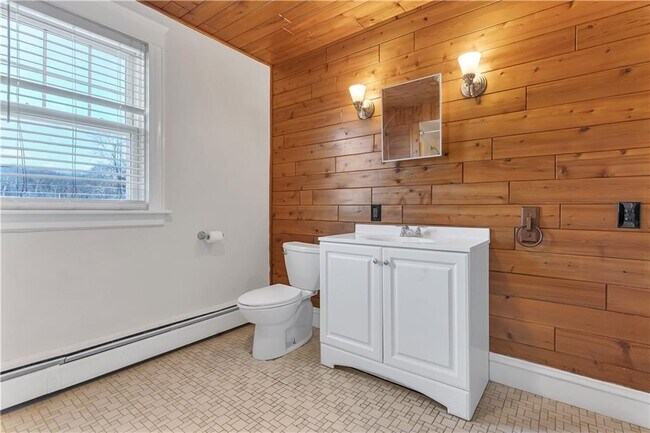 Building Photo - 19 Sherwood Ave